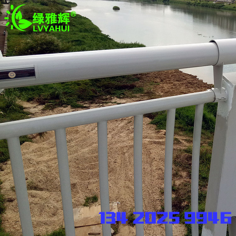 橋梁護(hù)欄燈施工方案